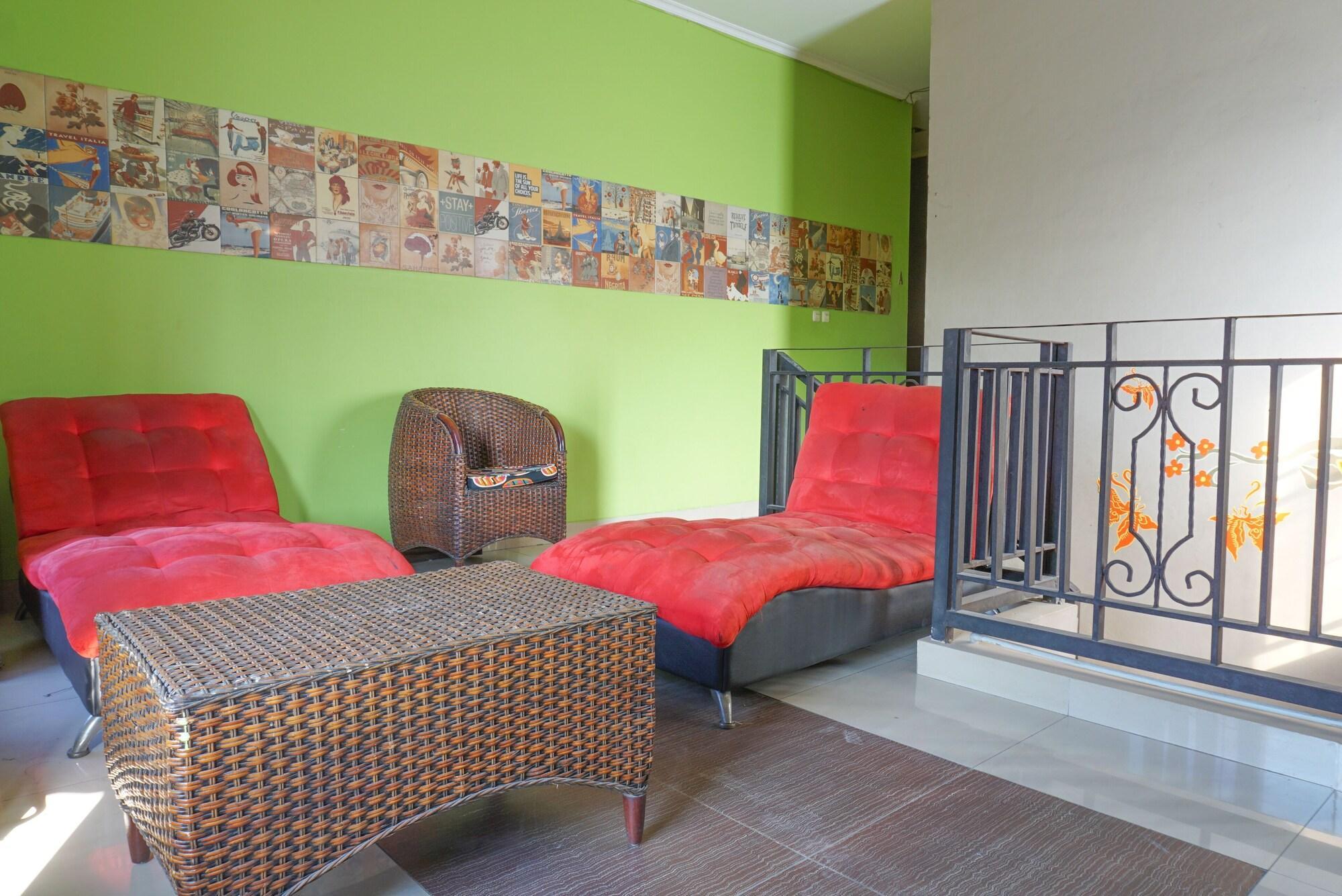 Hotel Reddoorz Near Kemang Square Jakarta Exterior foto