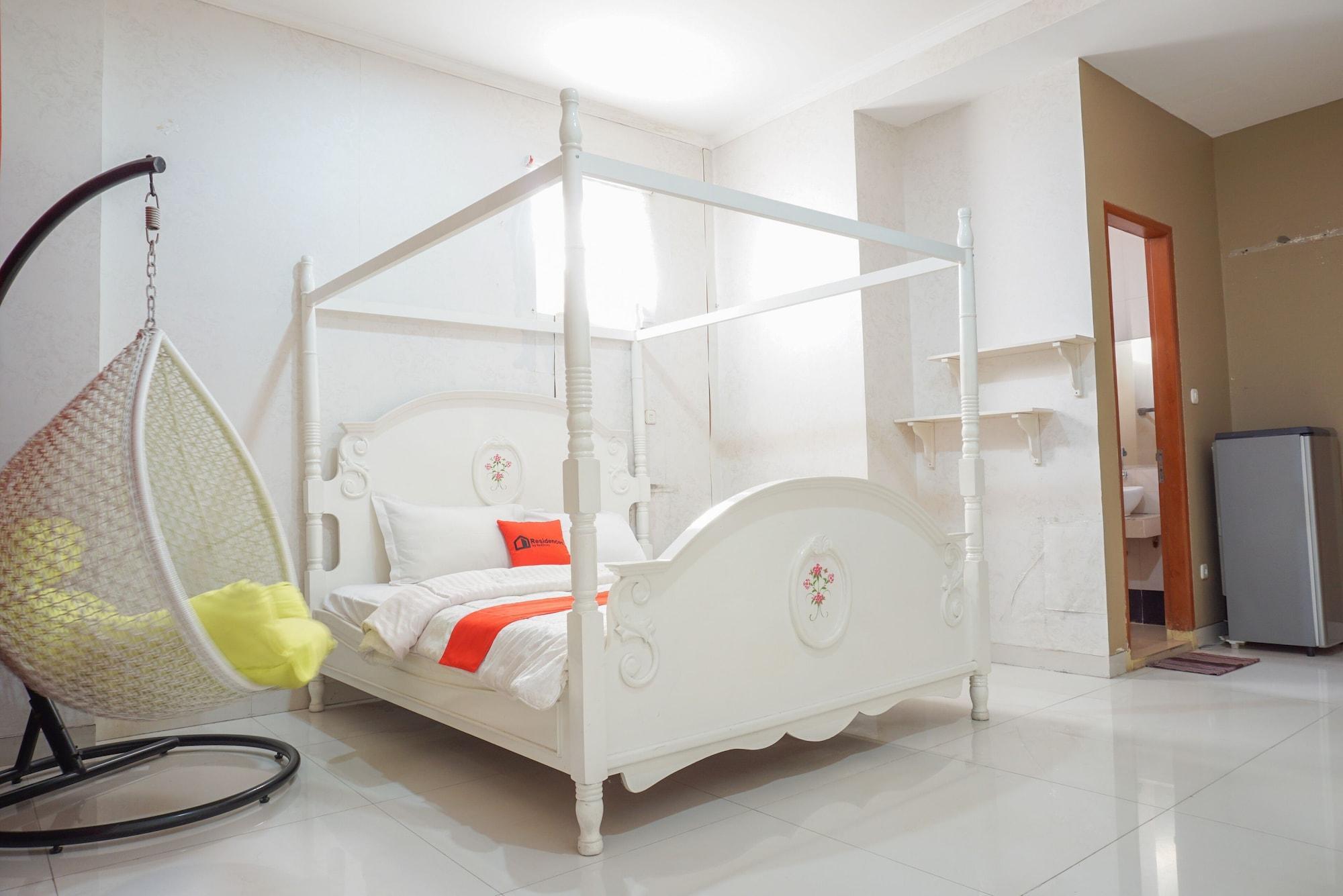 Hotel Reddoorz Near Kemang Square Jakarta Exterior foto