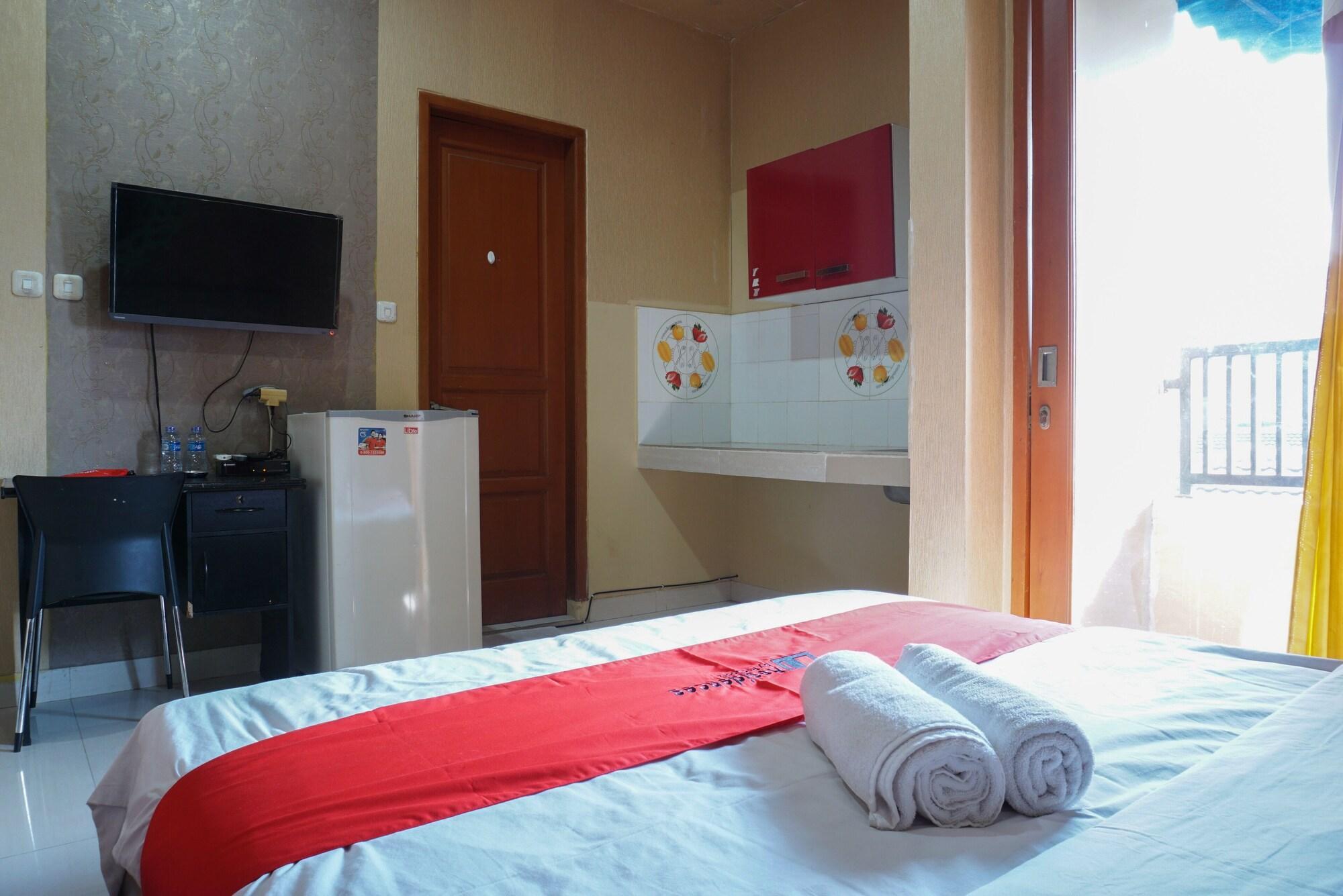Hotel Reddoorz Near Kemang Square Jakarta Exterior foto