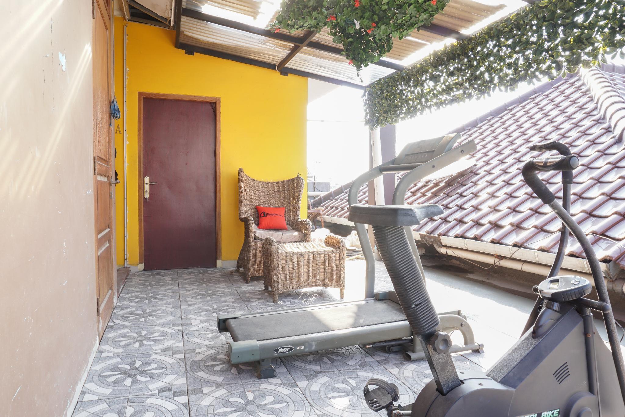 Hotel Reddoorz Near Kemang Square Jakarta Exterior foto