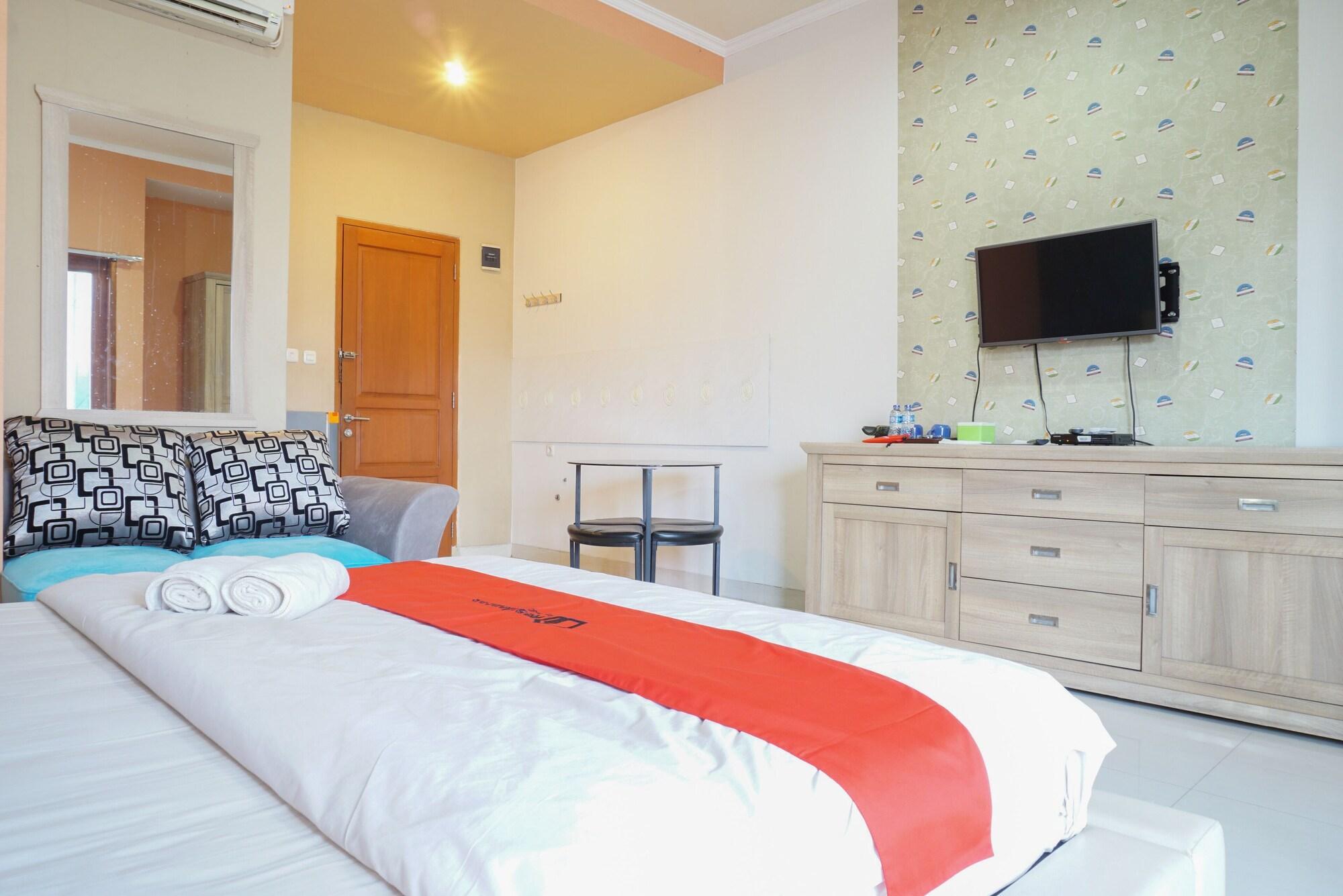 Hotel Reddoorz Near Kemang Square Jakarta Exterior foto